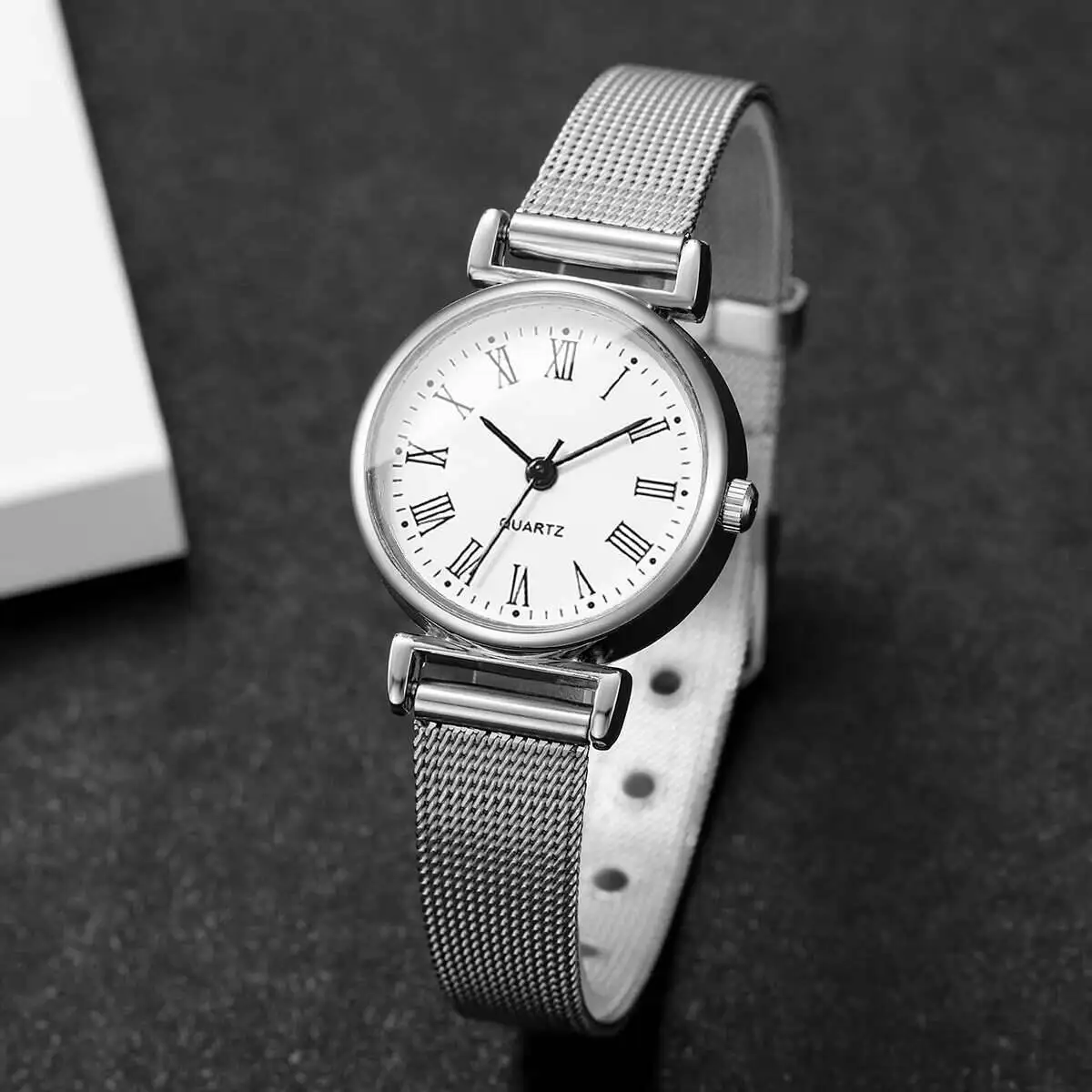 1/2 pezzi di orologi da donna  - Mesh Stainless Strap recensione e prezzo